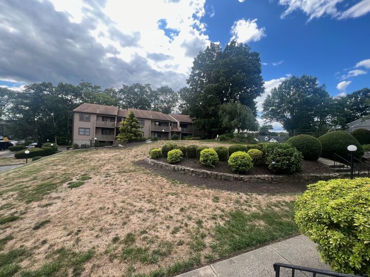 Property Photo: 495 Vincellette Street 17 CT 06606