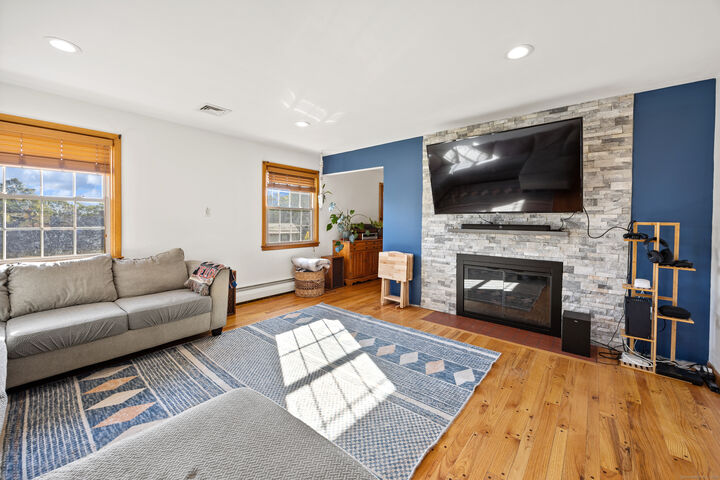 Property Photo:  281 George Street  CT 06457 