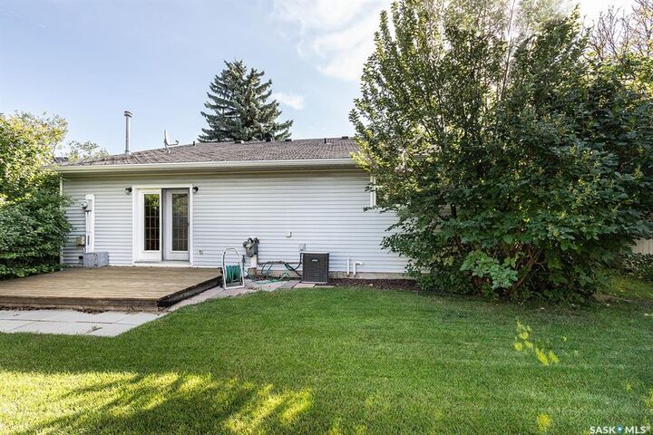 Property Photo: 634 Nesslin Crescent SK S7J 4V6