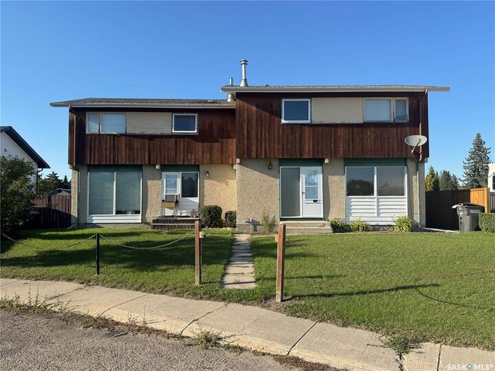 9A & 9B Maple Place  Lanigan SK S0K 2M0 photo