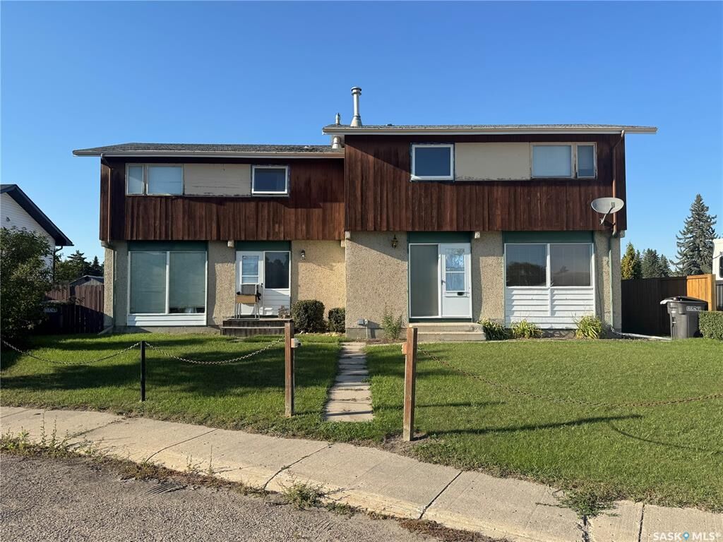 Property Photo: 9A & 9B Maple Place SK S0K 2M0