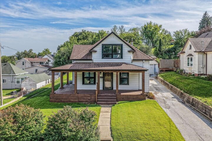 Property Photo: 311 W 7th Street IA 51546