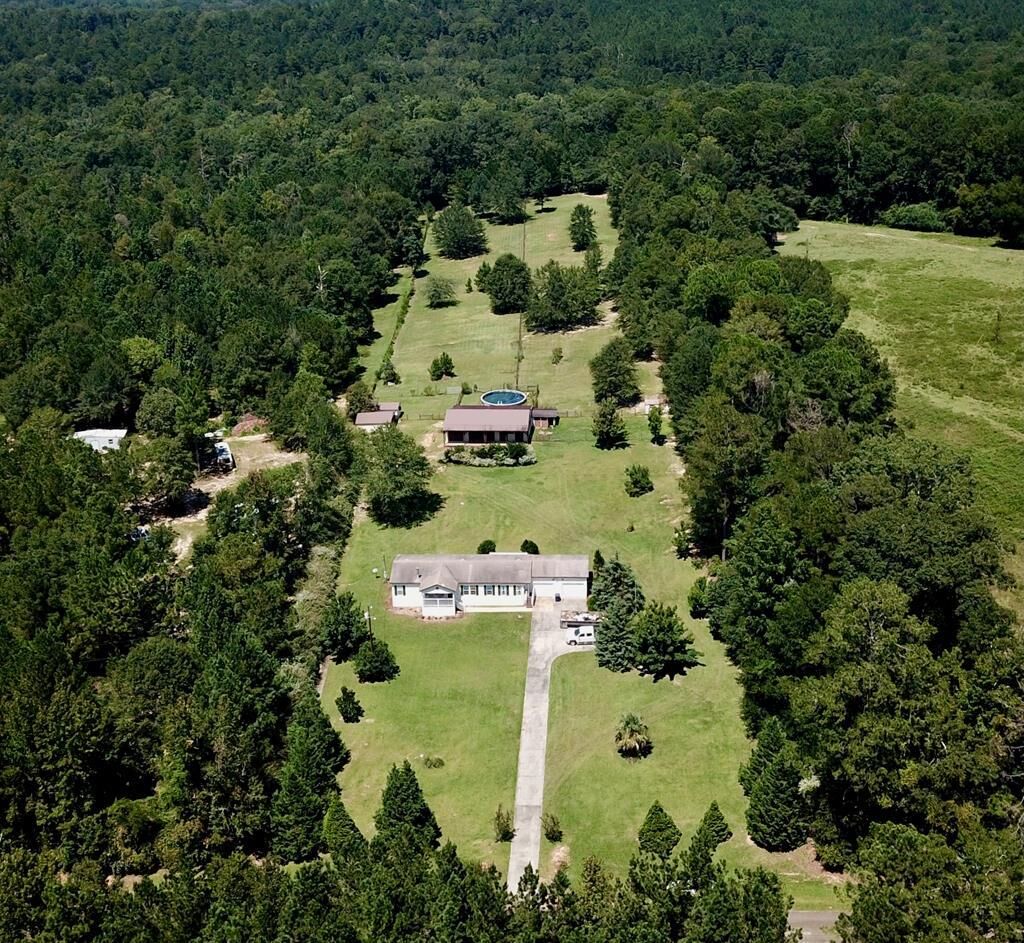 Property Photo: 1602 County Rd 50 AL 36310