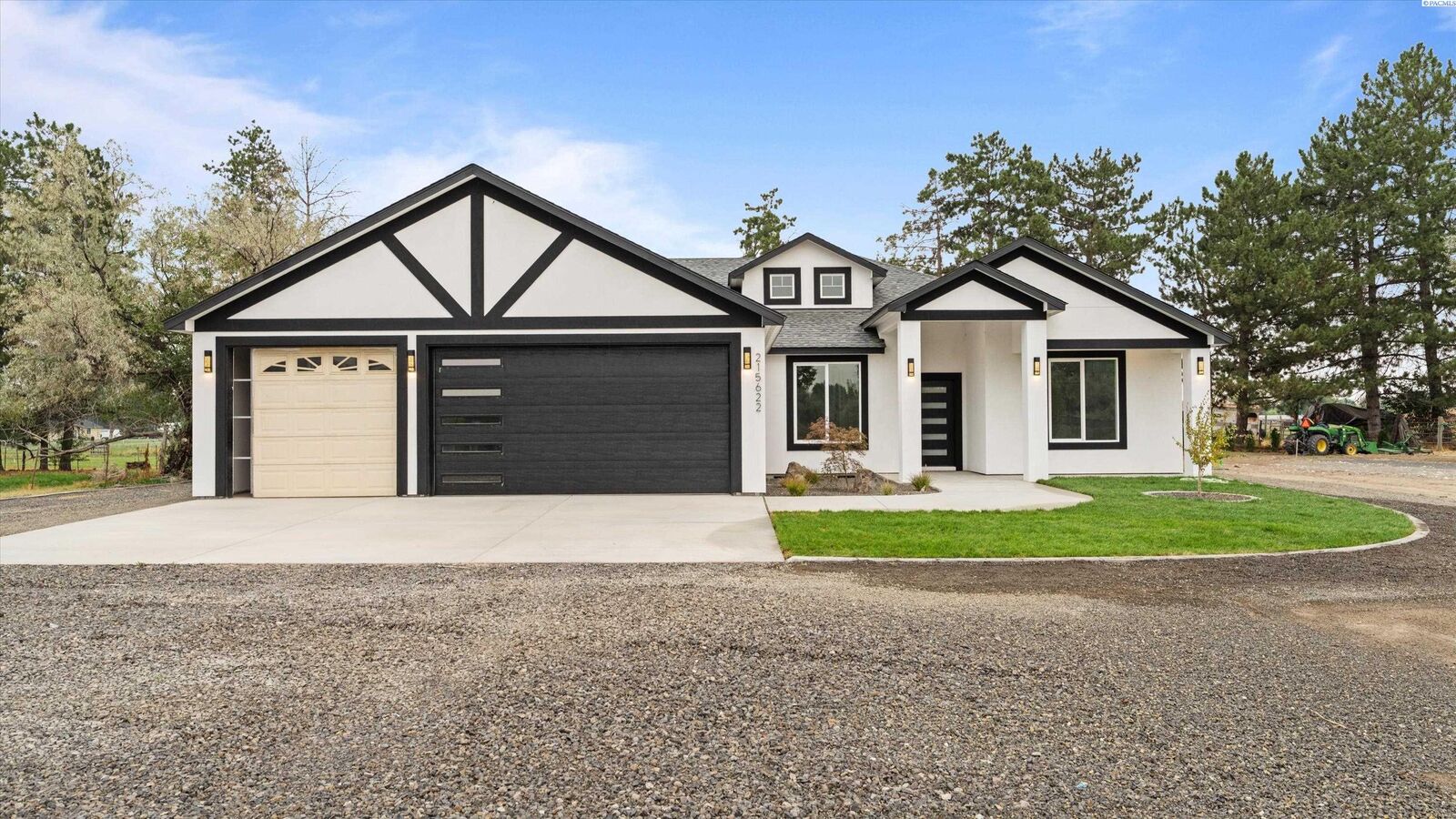 Property Photo: 215622 E SR 397 WA 99337