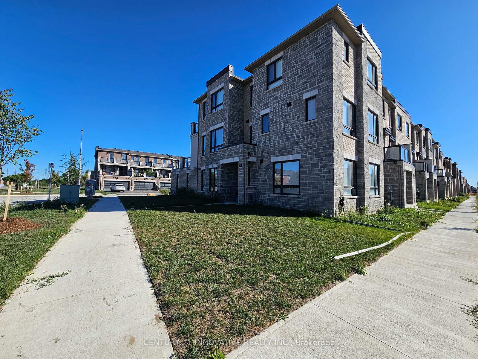 Property Photo:  114 Robert Eaton Avenue  ON L3S 0G1 