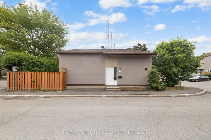 Property Photo:  306 Woodfield Drive  ON K2G 3W9 