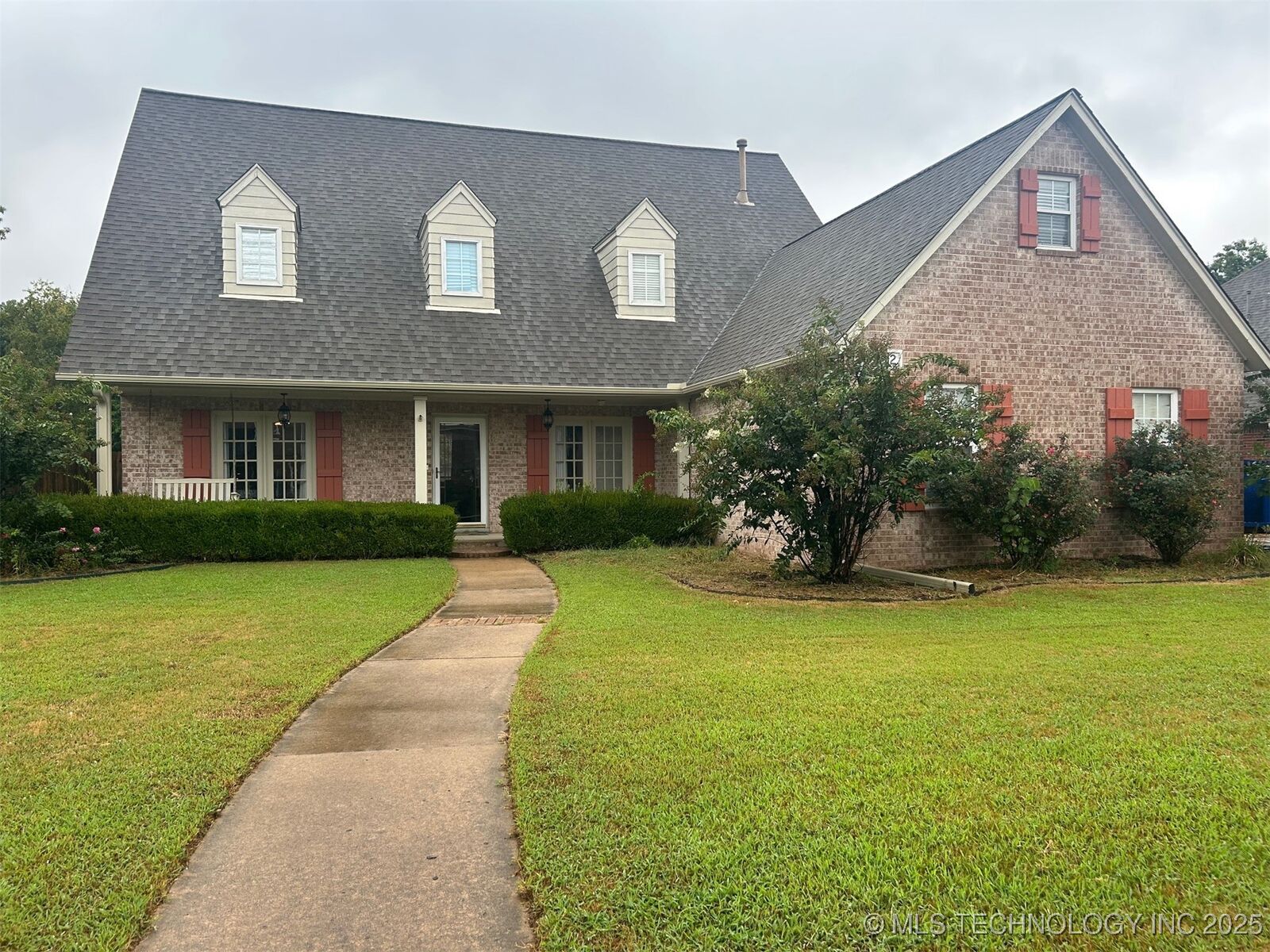 Property Photo: 6912 E Galveston Street OK 74014