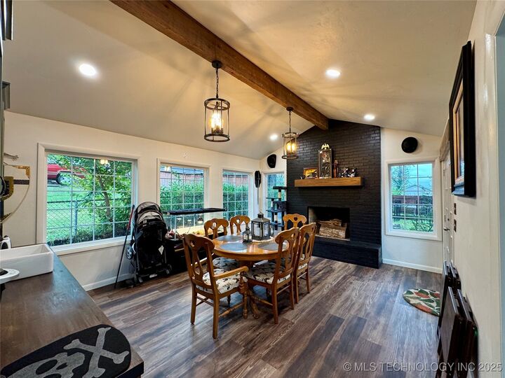 Property Photo:  619 E 6th Avenue  OK 74010 