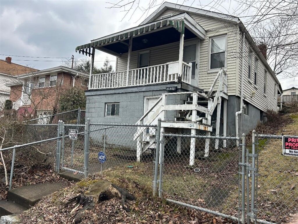 Property Photo:  204 2nd Street  PA 15085 