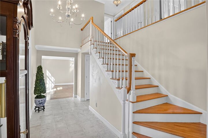 Property Photo:  148 Warwick Dr  PA 15241