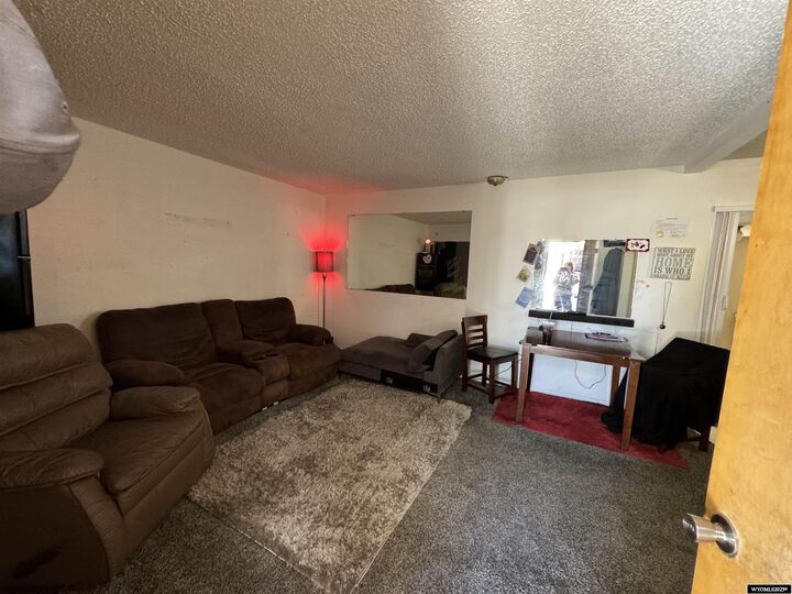 Property Photo: 925 N Washington Street WY 82601