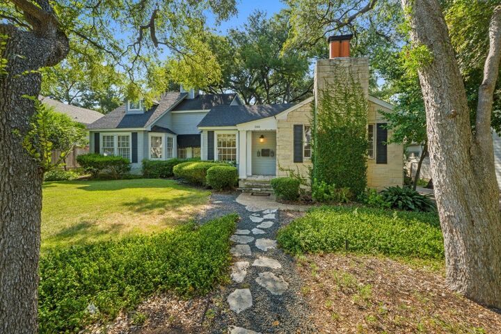 Property Photo: 2101 Stamford Lane TX 78703