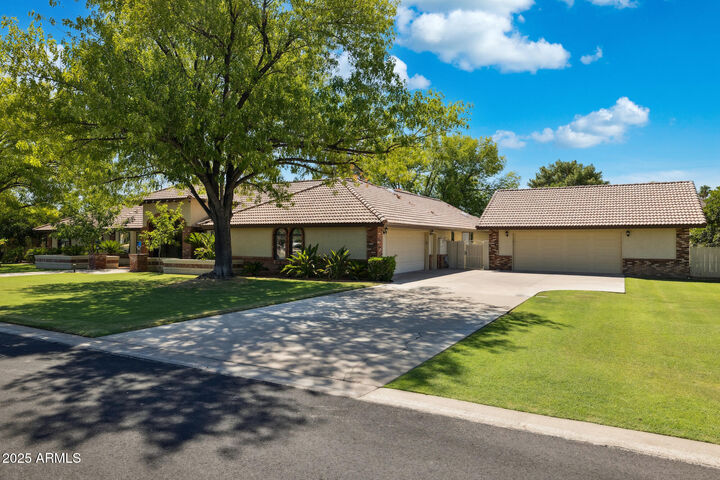 Property Photo: 3751 E Minton Place AZ 85215