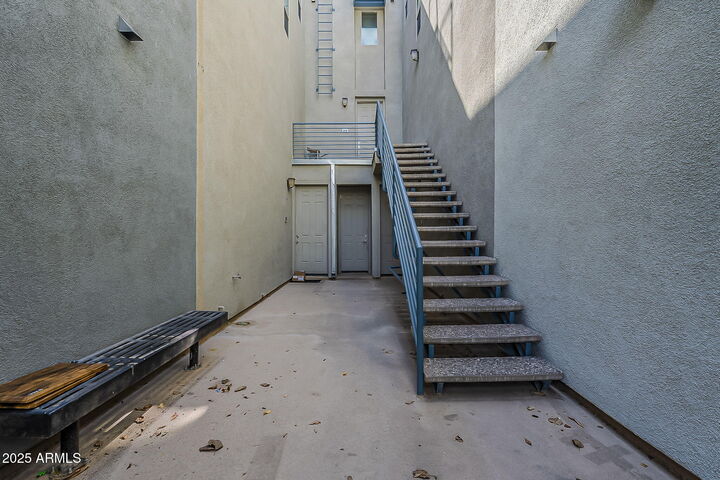 Property Photo:  615 E Portland Street 213  AZ 85004