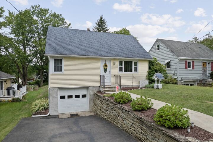 12 Montague Street  Binghamton NY 13901 photo