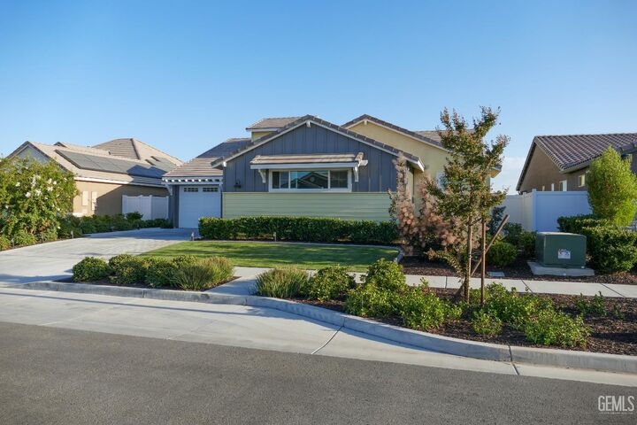 Property Photo: 14817 Bromshire Street CA 93311