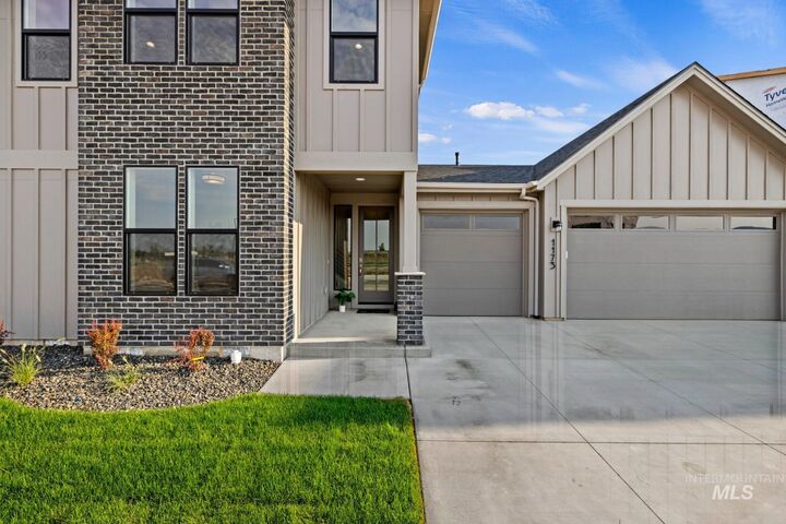 Property Photo: 1173 W Malbar St ID 83646