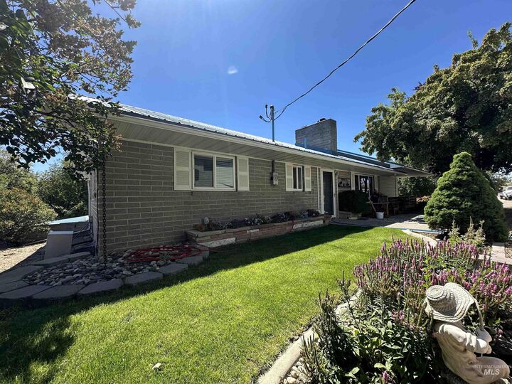 Property Photo: 431 Jacobsen Gulch OR 97914