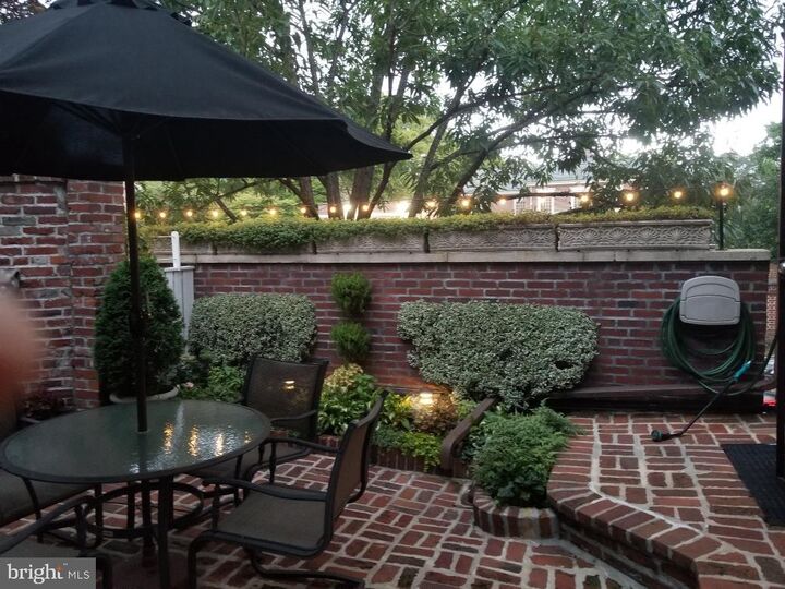 Property Photo:  430 S 5th Street S  PA 19147 