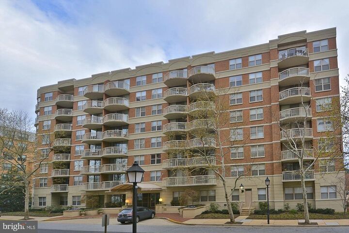 1200 Braddock Place 204  Alexandria VA 22314 photo