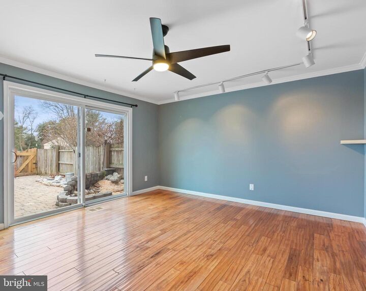 Property Photo: 19327 Frenchton Place MD 20886