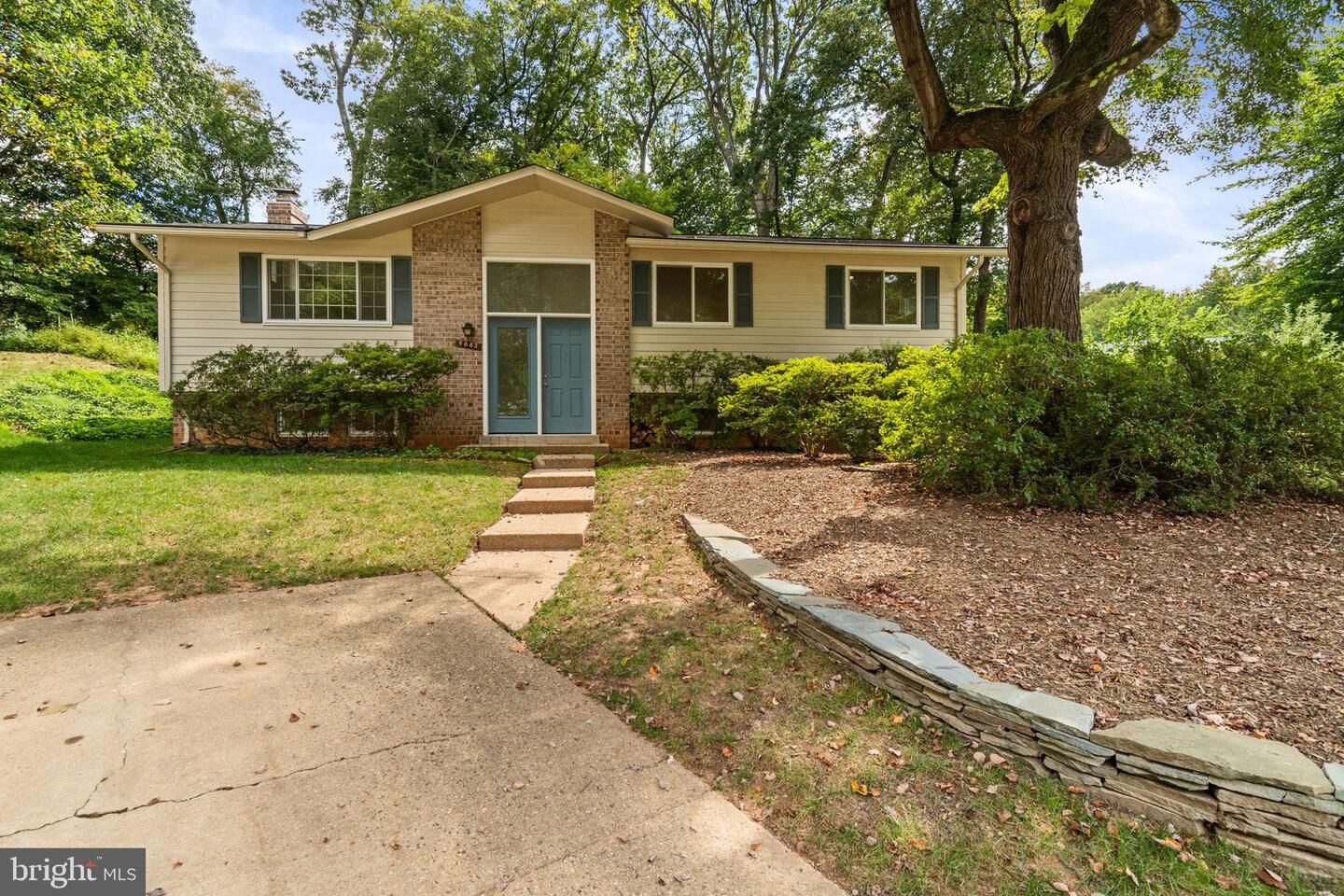 Property Photo:  9883 Becket Court  VA 22032 