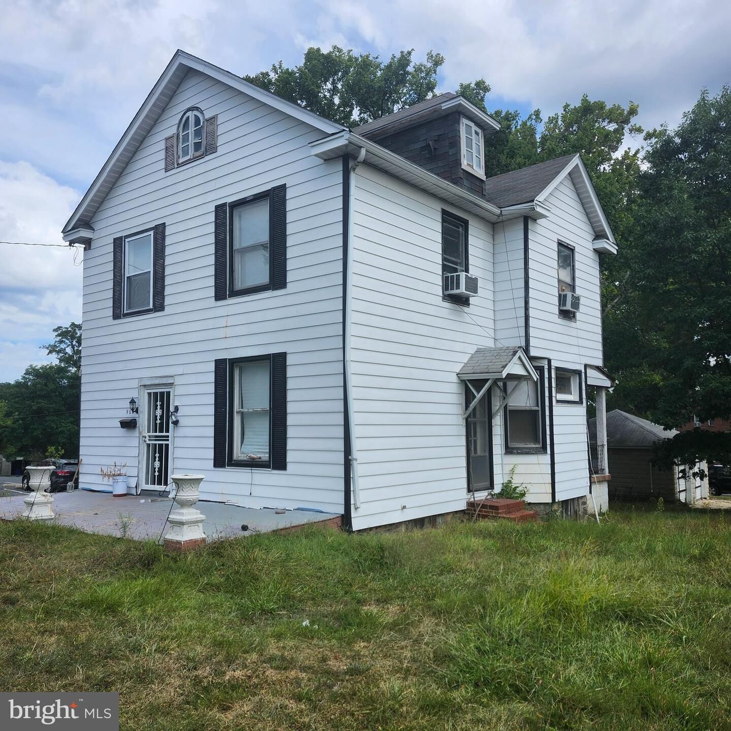 Property Photo:  905 Cooks Lane  MD 21229