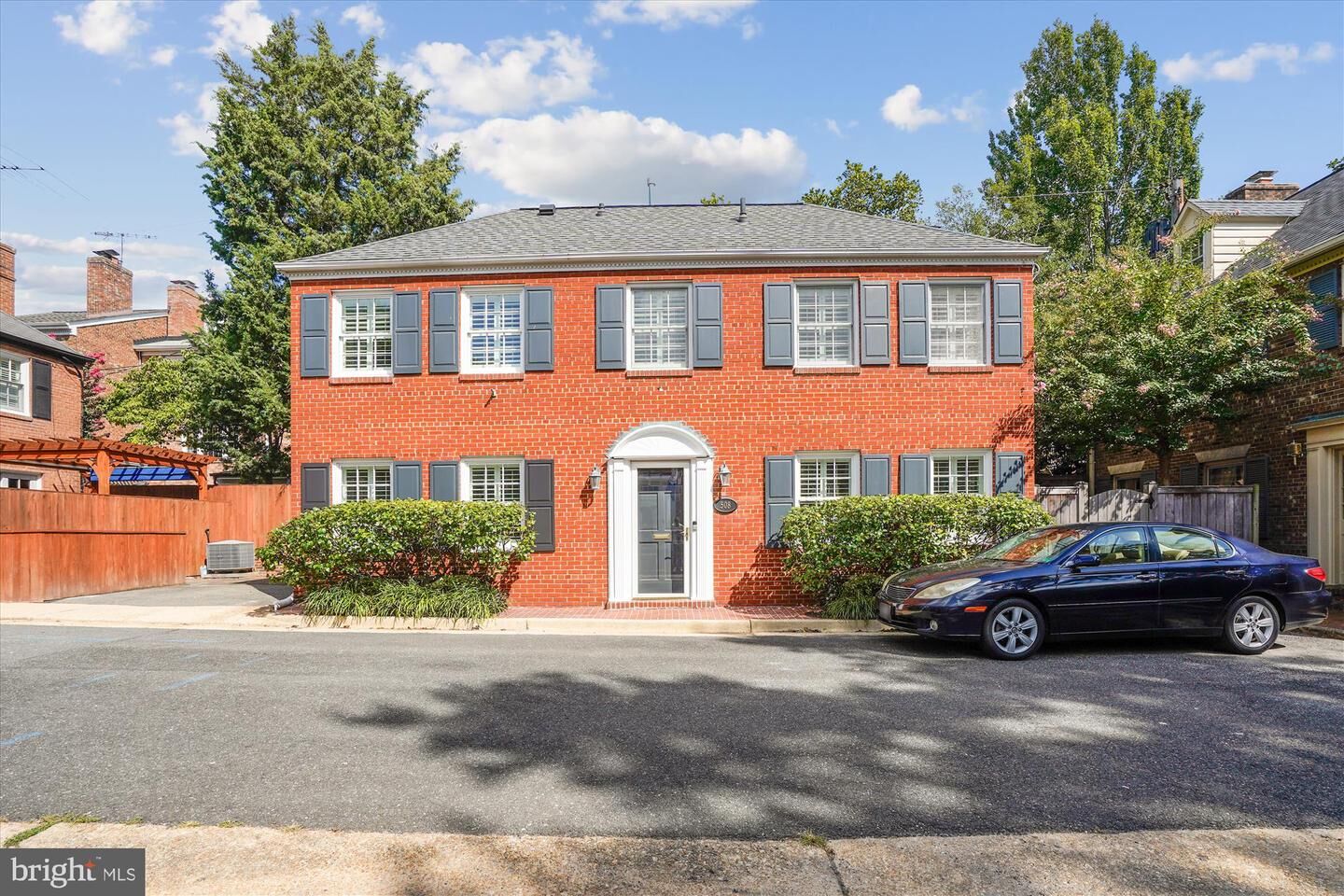 Property Photo: 508 Jefferson Court VA 22314