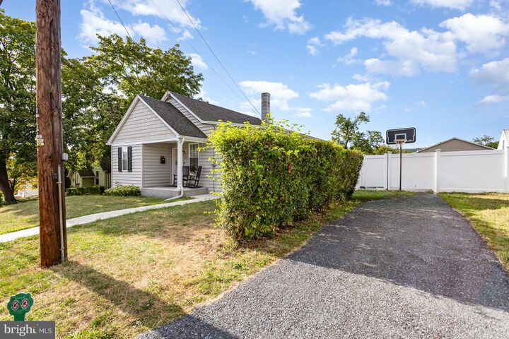 Property Photo: 339 W Perry Street PA 17025