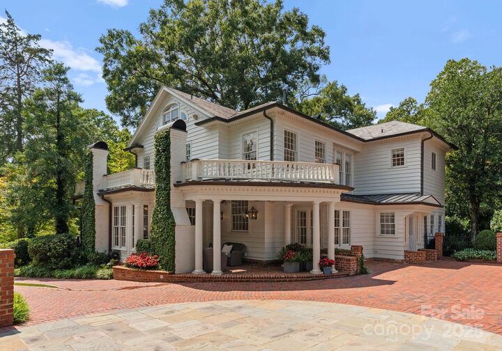 Property Photo:  1137 Queens Road W  NC 28207 