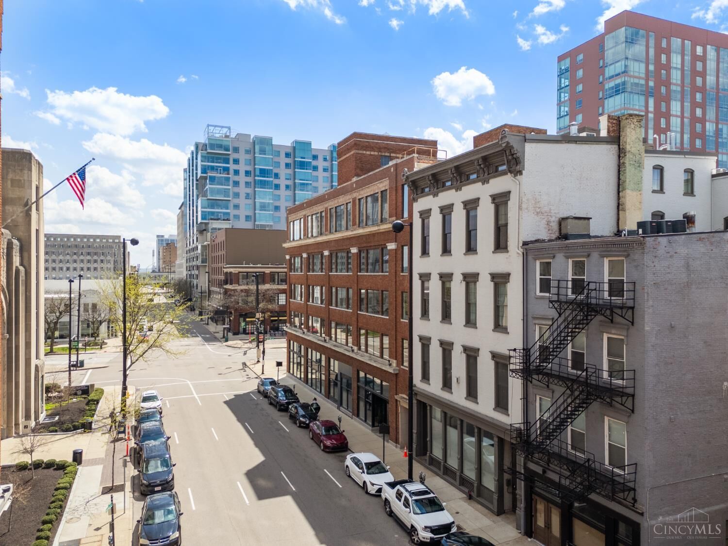 Property Photo: 813 Broadway OH 45202