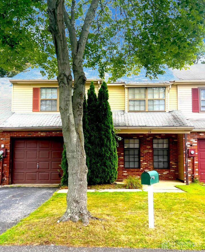 18 Adams Court  East Brunswick NJ 08816 photo
