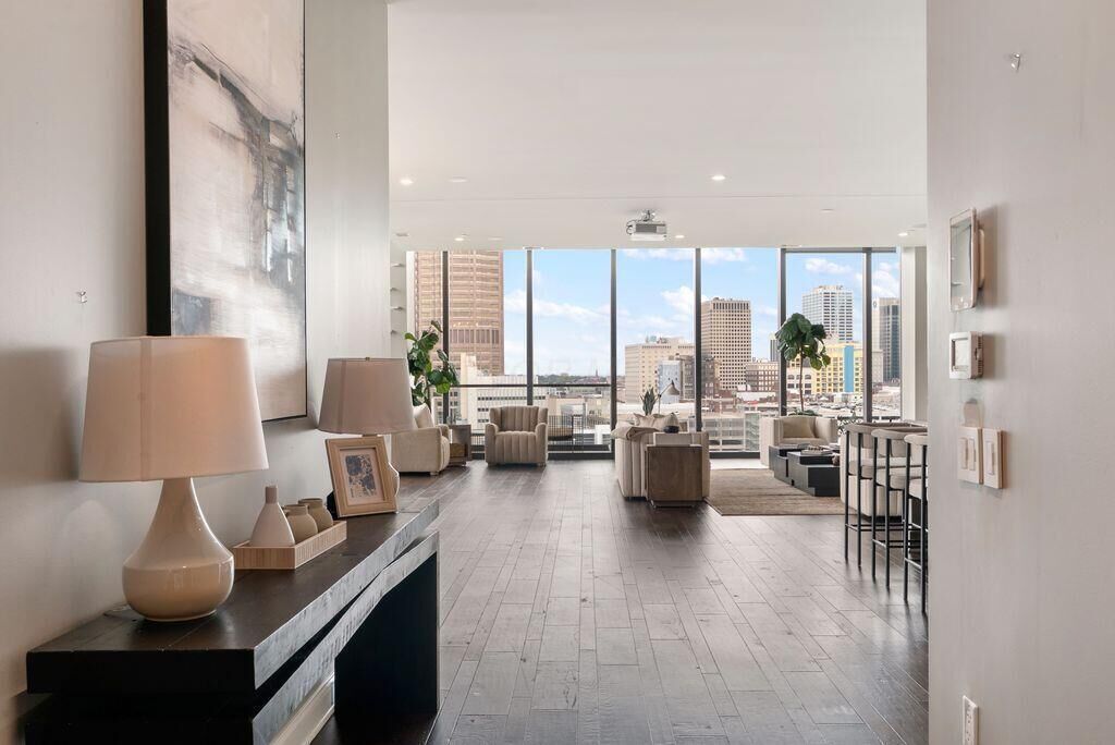 Property Photo:  250 W Spring Street  OH 43215 