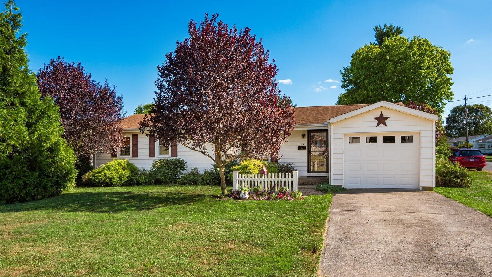 Property Photo:  235 Cynthia Street  OH 43056 