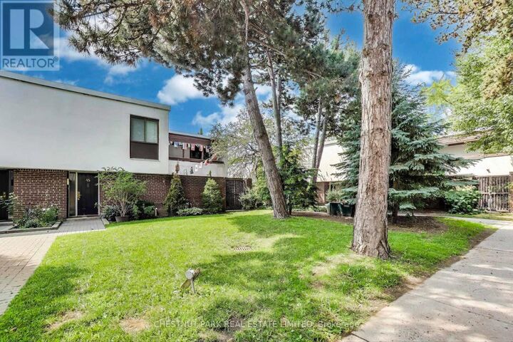 Photo de la propriété: 396 Woodsworth Road 53 ON M2L 2T9