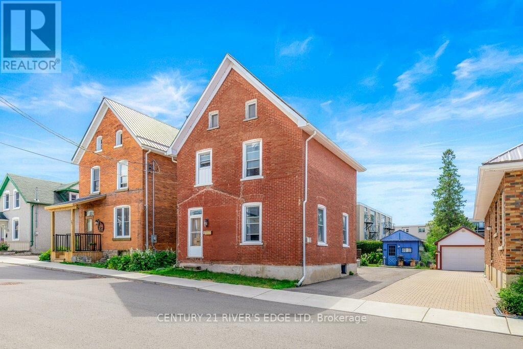 Property Photo:  74 Garden Street  ON K6V 2C5 