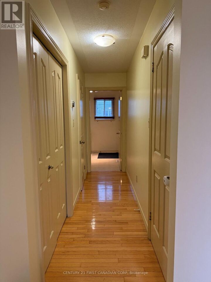 Property Photo: 52 Cedarwood Crescent ON N6H 5P5