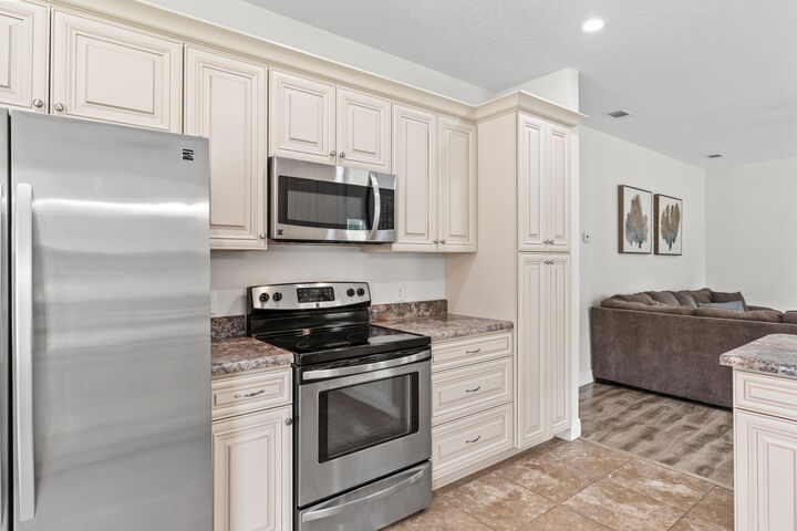 Property Photo: 2920 Patch Avenue FL 32539