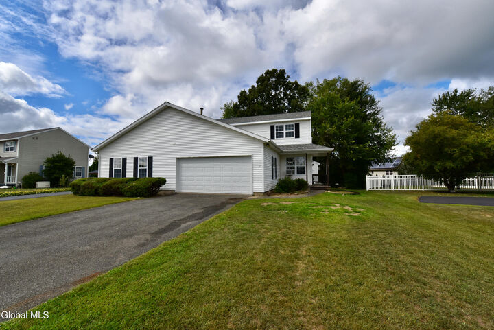 Property Photo:  13 Erie Court  NY 12188 