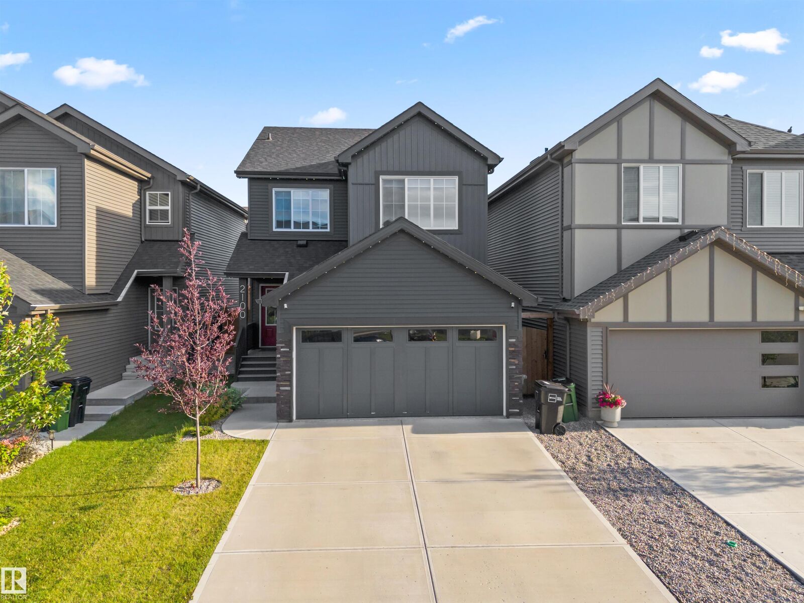 Property Photo: 2100 Graydon Hill Crescent SW AB T6W 4K6