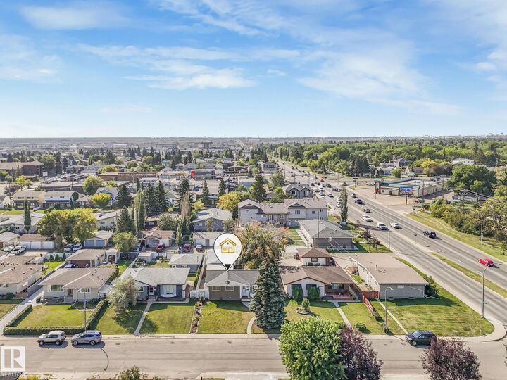 Property Photo: 7415 84 Avenue NW AB T6B 0H9