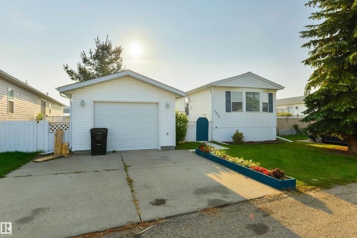 2835 Lakeside Close NW  Edmonton AB T5S 1T7 photo