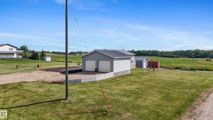 Property Photo: 5049 50A Avenue AB T0C 1W0