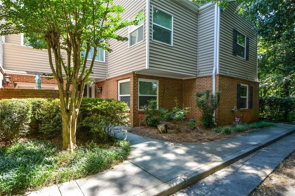 Property Photo: 46 Dunwoody Springs Drive GA 30328
