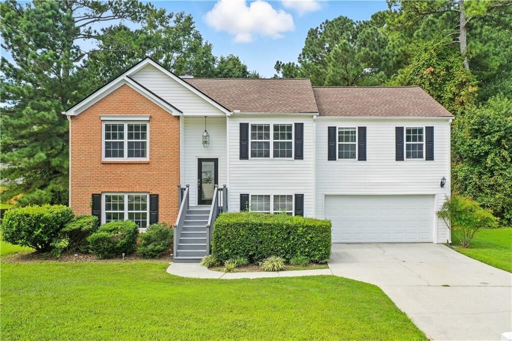 Property Photo: 452 Crested View Drive GA 30052
