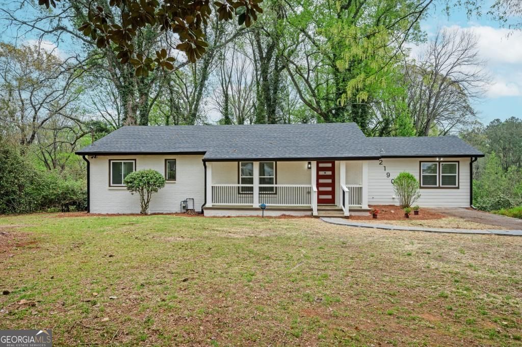 Property Photo: 2190 SW Highview Road SW GA 30311