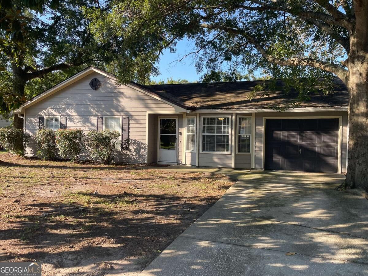 Property Photo:  105 Boxwood Court  GA 31548 