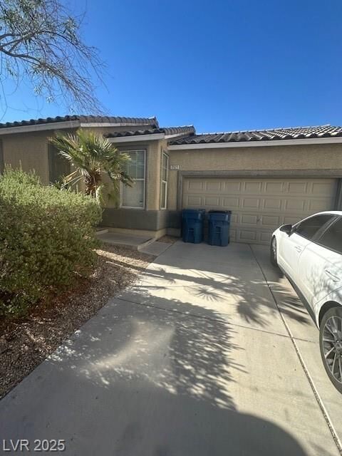 Property Photo: 2521 Rainbow Cactus Court NV 89106