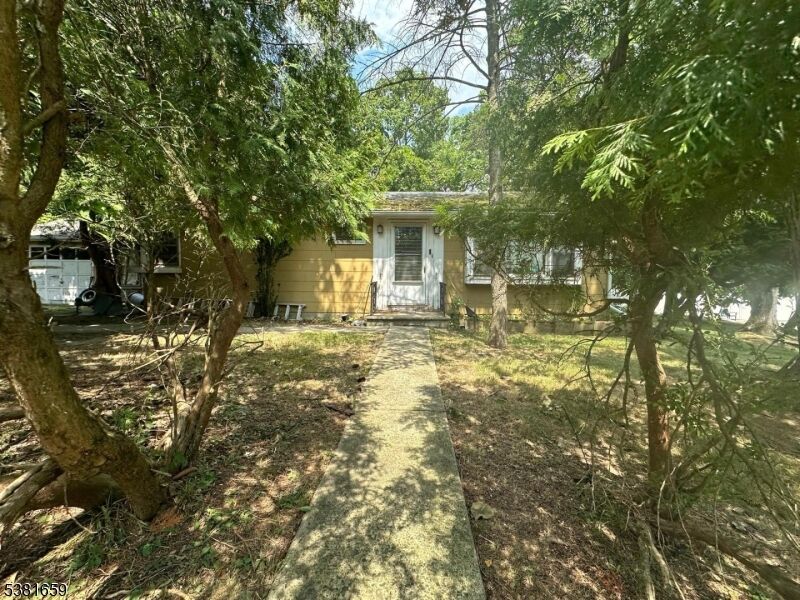 Property Photo: 420 Bellwood Ave NJ 08802