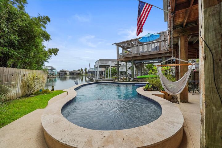 16547 Tortuga Way  Jamaica Beach TX 77554 photo